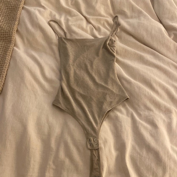 Dynamite bodysuit with snaps, cutout back with a crossover at the top - Picture 1 of 4